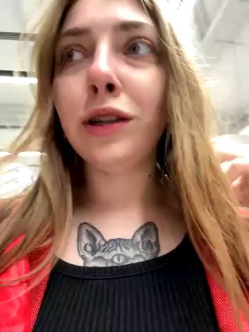 Sunny___Bunny live cam screenshot female on Wusca – Live Webcams, Replays & GIFs — screenshot #1