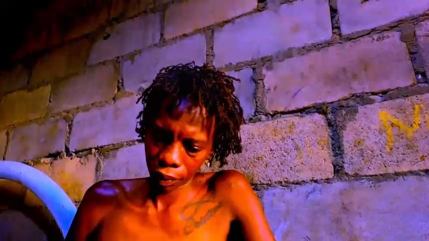 nzanizy live cam screenshot female from Angola on Wusca – Live Webcams, Replays & GIFs — screenshot #1