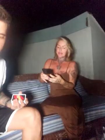 YourMommyBlair live cam screenshot malefemale from United Kingdom on Wusca – Live Webcams, Replays & GIFs — screenshot #1