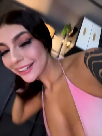 CHERRYY_BOMB_ live cam screenshot females from Colombia on Wusca – Live Webcams, Replays & GIFs — screenshot #1