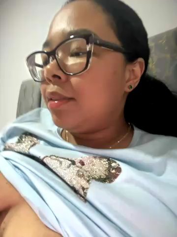 XMara live cam screenshot females from Colombia on Wusca – Live Webcams, Replays & GIFs — screenshot #1