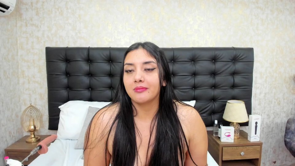 AmaliaDalton live cam screenshot female from Colombia on Wusca – Live Webcams, Replays & GIFs — screenshot #2