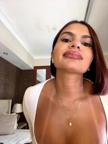 IrinaVelvet live cam screenshot female from Colombia on Wusca – Live Webcams, Replays & GIFs — screenshot #1