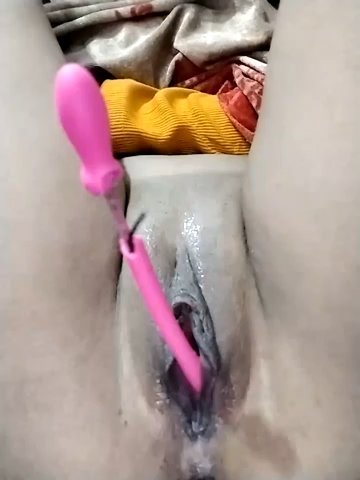 Cute-Naavya live cam screenshot female from India on Wusca – Live Webcams, Replays & GIFs — screenshot #1