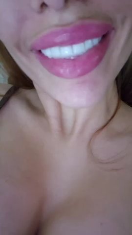 jhulyyy live cam screenshot female from Brazil on Wusca – Live Webcams, Replays & GIFs — screenshot #1