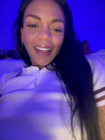 Charly_ live cam screenshot female from Venezuela on Wusca – Live Webcams, Replays & GIFs — screenshot #1